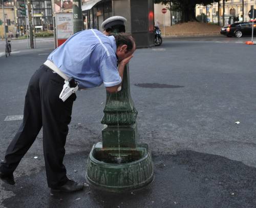 Piangono da quasi un secolo le 500 «vedovelle» milanesi