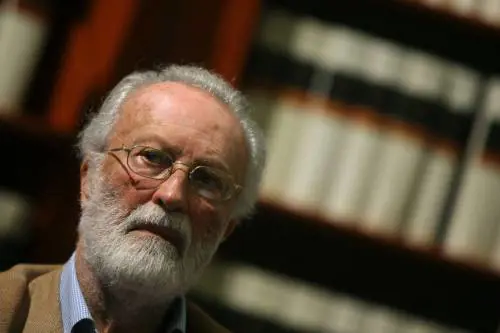 Scalfari fa il leader Pd e silura Bersani