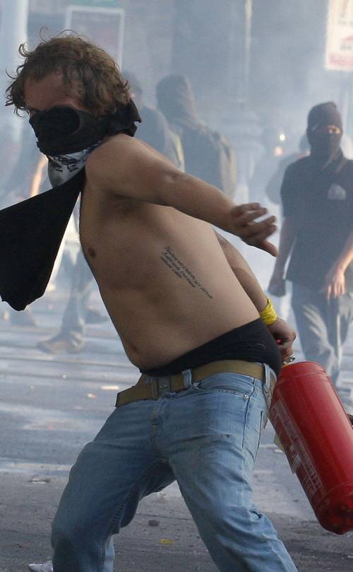 Tre anni a «Er Pelliccia», l’indignato tatuato