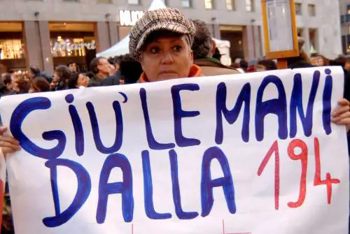 Aborto incostituzionale? Si mobilita pure Twitter Diteci cosa ne pensate