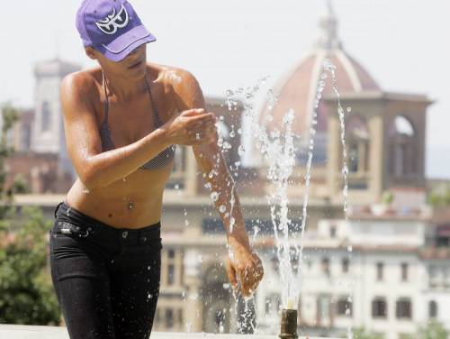 Meteo, l'estate è alle porte In arrivo un'ondata di caldo  Temperature oltre i 30 gradi