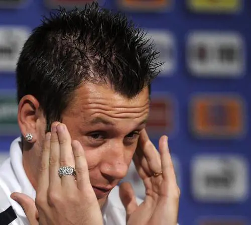 Cassano in fuorigioco?  No, un autogol dei soloni