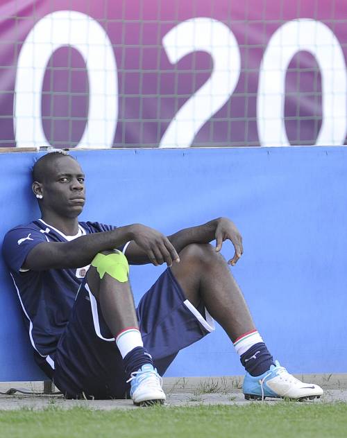 Problemi per Balotelli: dolore al ginocchio L'Irlanda è a rischio