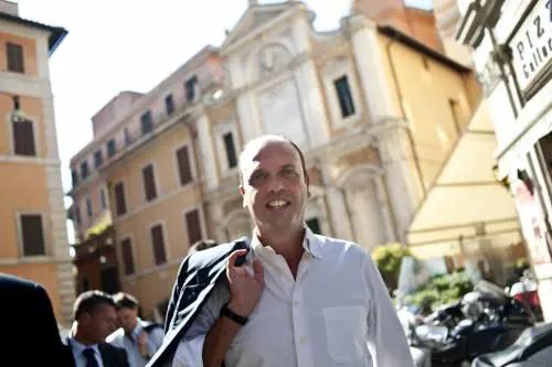 Alfano cerca altri sfidanti  per vincere le primarie