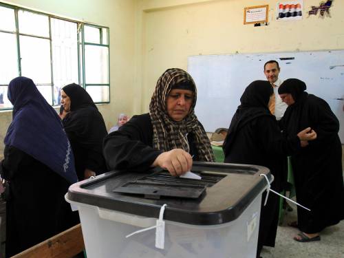 L'Egitto di nuovo alle urne Fratelli Musulmani esultano: "Abbiamo il 69% dei voti"