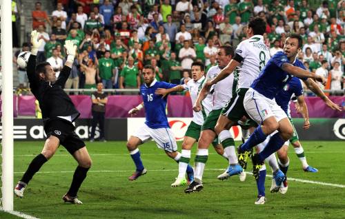 Euro 2012, prima Cassano poi Balotelli L'Italia batte l'Irlanda e va ai quarti di finale