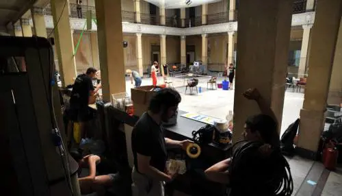 Macao fa lassemblea per parlare alla città: si presentano in due