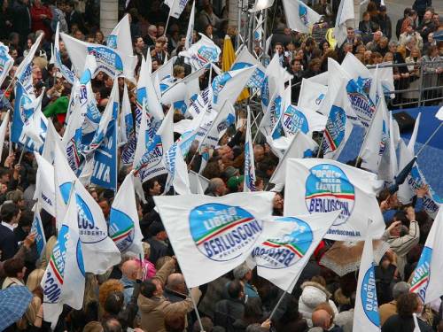 Il Pdl sale nei sondaggi, Grillo perde 3 punti