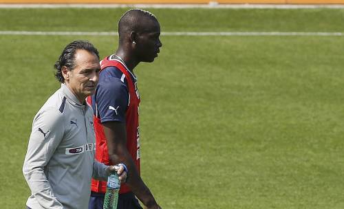 Prandelli: "Do sette all'Italia" Poi torna su Balotelli "Deve accettare le critiche"