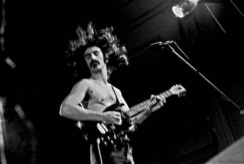 Risate al vetriolo Il rock libertario del cinico Zappa