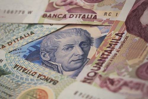 Gli italiani vogliono  abbandonare l'Euro