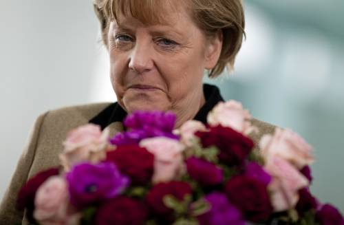 Quel geniaccio della Merkel: parla e ci brucia 12 miliardi