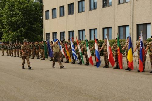 Il generale Bernardini in visita al comando Nato di Solbiate: "Forza multinazionale di eccellenza"