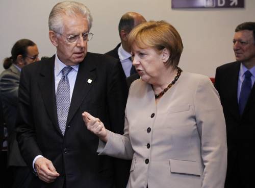 Monti va a Kiev per la finale ma si fa beffe della Merkel: "Anche lei voleva andarci..."