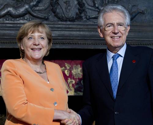 Crisi, vertice Merkel-Monti Il premier: "Impegno  sul rigore e le riforme"