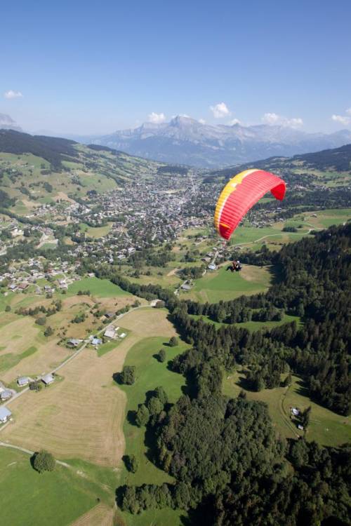 Parapendio (foto d'archivio)