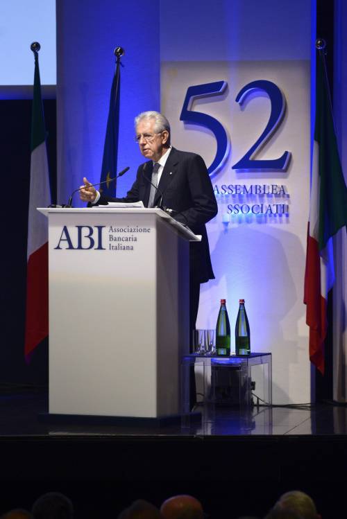 Monti: "L'Italia ha iniziato un percorso di guerra"