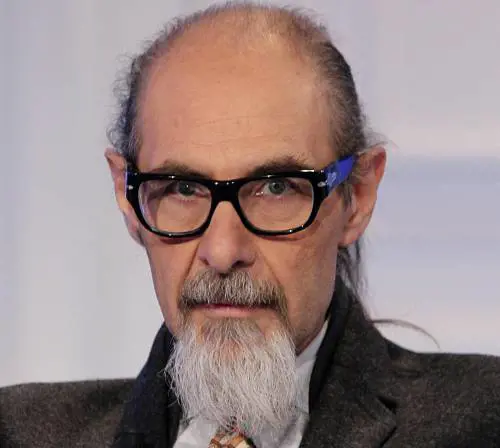 "Anche la politica si fa e si disfa a colpi di gossip"