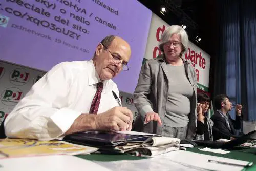 Bersani: "Riconosceremo le coppie gay"