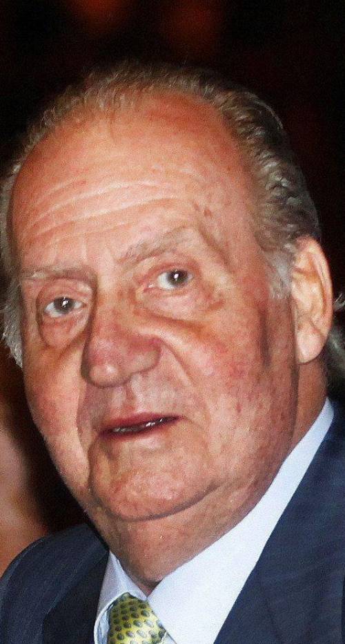 Il Paese in crisi re Juan Carlos si taglia la paga