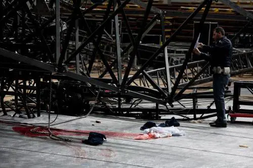 Crollo palco della Pausini 2000 euro di risarcimento per la morte di Matteo