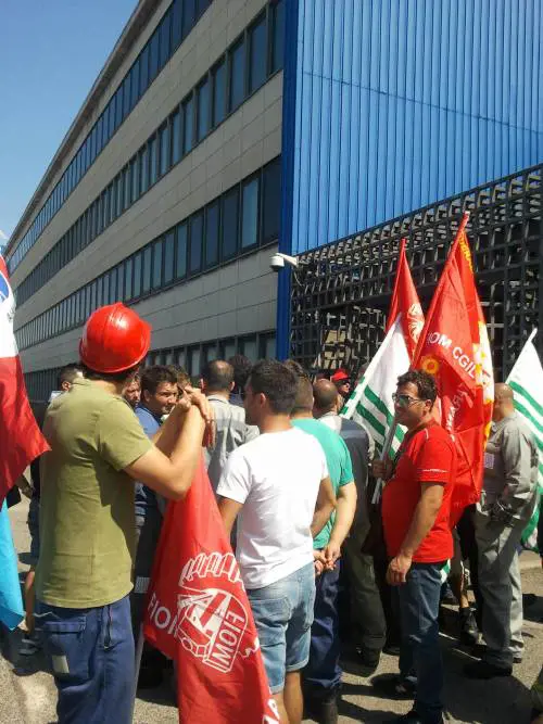 Ilva sotto sequestro. Operai in corteo