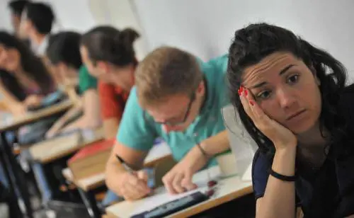 Se i tecnici affondano anche la scuola