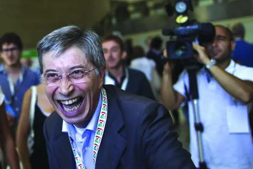 Se il governatore rosso è nei guai "Repubblica" non gli fa domande