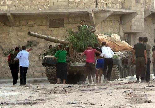Fabius: "Ok a intervento truppe siriane contro Isis"