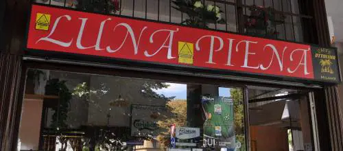 Picchiato a sangue per l'incasso: è grave il proprietario di un bar