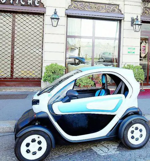 Ape-calesse, risciò e velocipedi: com'è strano muoversi a Milano