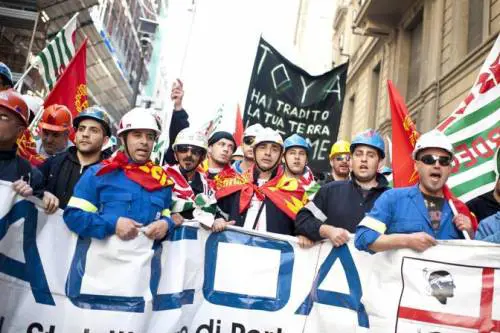 Alcoa, levato il blocco all'aeroporto di Cagliari