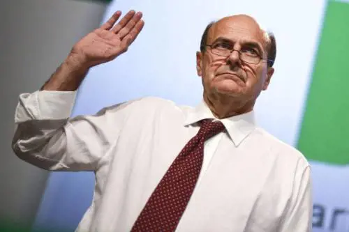 Bersani attacca ancora Grillo, poi scarica Casini: "Meglio Vendola"