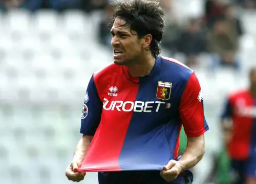 Calciomercato, gli ultimi colpi Borriello al Genoa Toni alla Fiorentina
