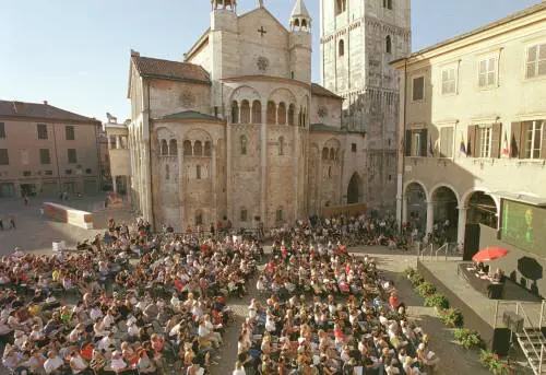 Trekking urbano a Bologna, filosofia a Modena