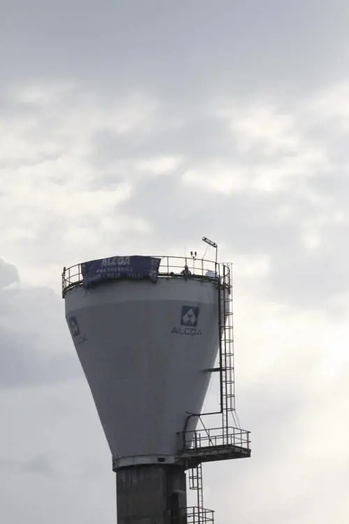 Alcoa, falso l'ordigno trovato sotto un traliccio