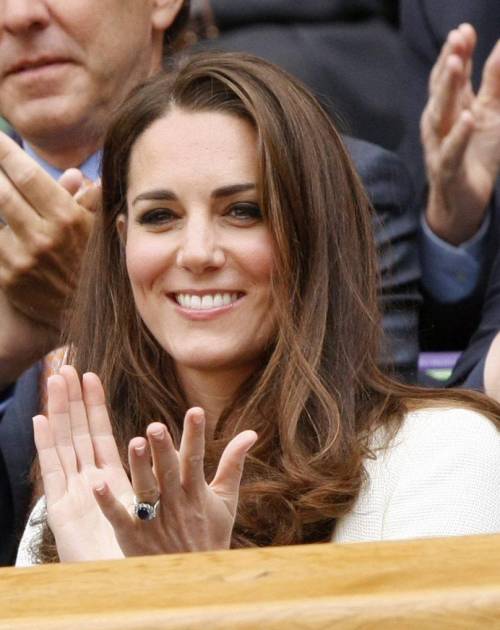 L'’ultimo "sacrificio" di Kate: a lezione di equitazione, ma è allergica ai cavalli