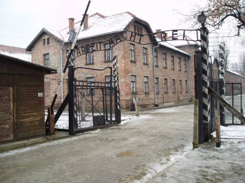 L'ingresso del lager di Auschwitz