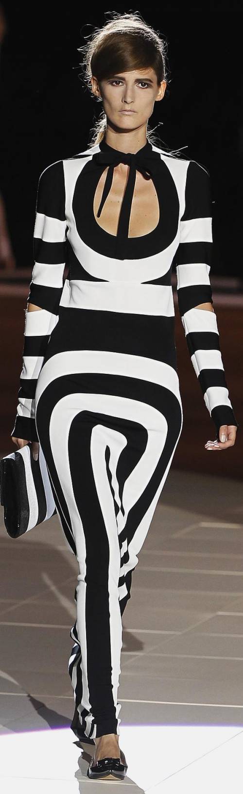 Burch porta la donna in Africa Marc Jacobs la mette in riga