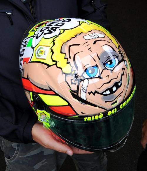 Motogp, trionfa Lorenzo Rossi dedica a Simoncelli il secondo posto