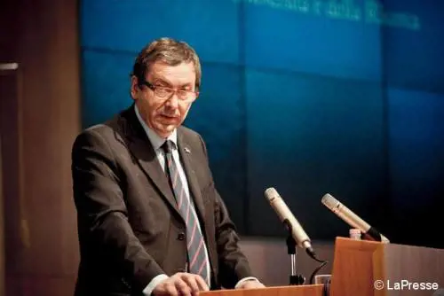 Profumo: "Alle elementari a cinque anni"