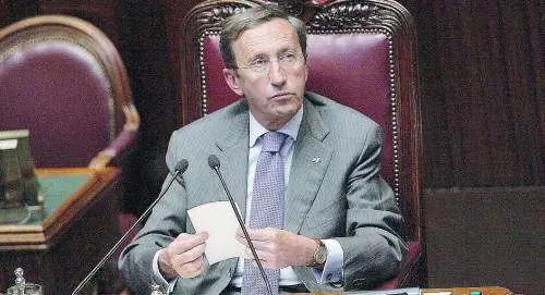 Diktat dei partiti: nessuno ci controlli i conti