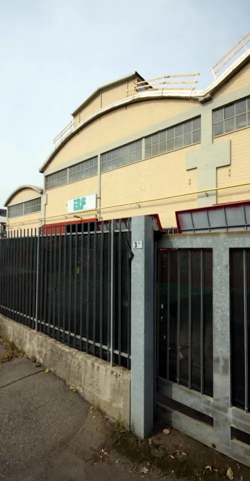 No all'aumento, spara ai suoi capi