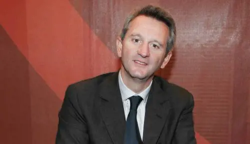 Mediobanca salva l'utile e prepara la svolta