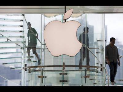 Borsa, Apple cede oltre il 10% sul mercato di Wall Street