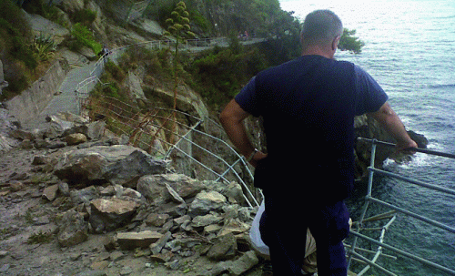 Un anno dopo, stessa paura Ancora frane alle Cinque Terre