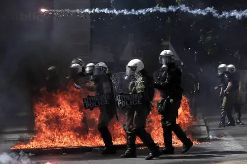 Atene, 50mila in piazza