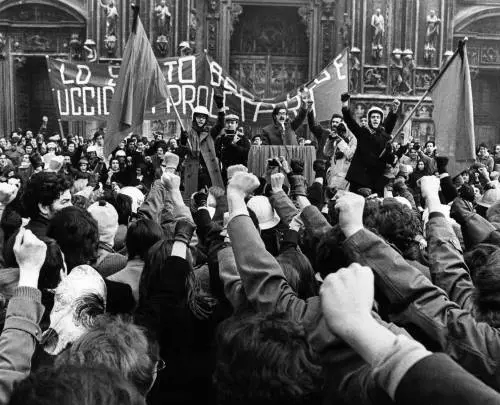 Cartoline dal Novecento Quel secolo breve che non vuol mai finire