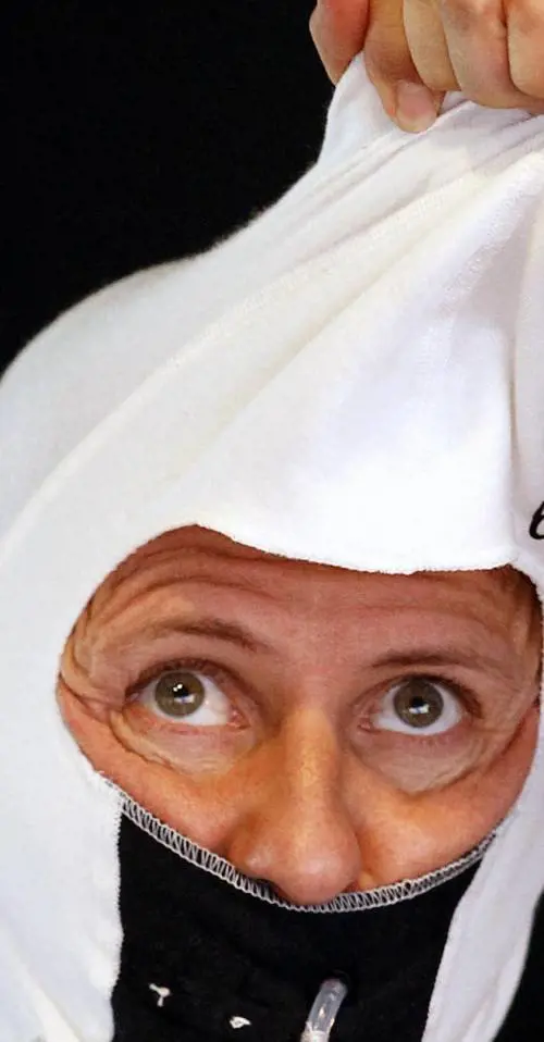 Hamilton sfratta kaiser Schumi Perez in McLaren