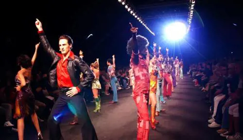 Tony Manero accende la febbre da musical